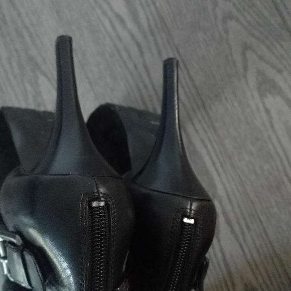 Beautiful heels by Guess🌟🌟🌟🍀🍀🍀 - Picture 4 of 16